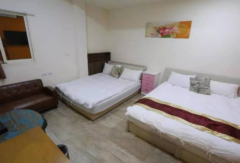 پانسیون Sanyi Hawthorn B&b