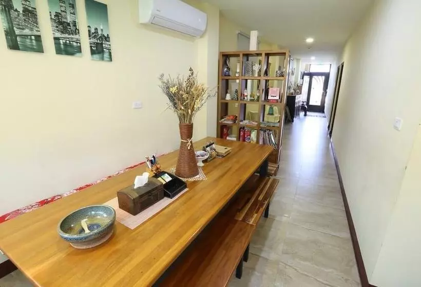 پانسیون Sanyi Hawthorn B&b