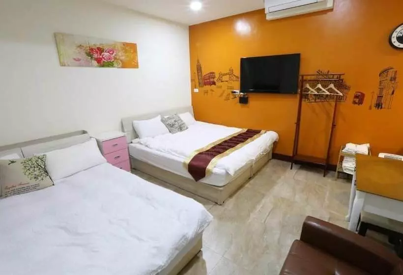 پانسیون Sanyi Hawthorn B&b
