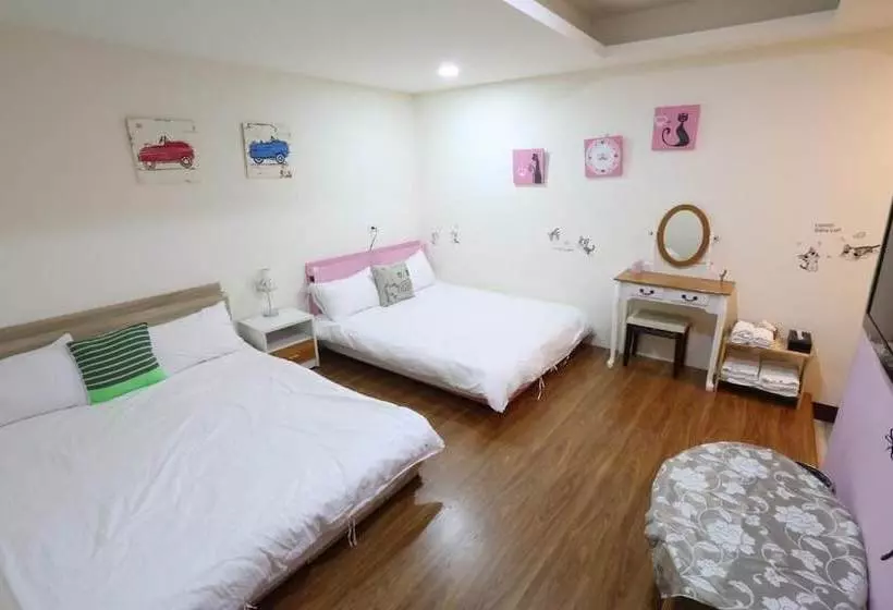 پانسیون Sanyi Hawthorn B&b