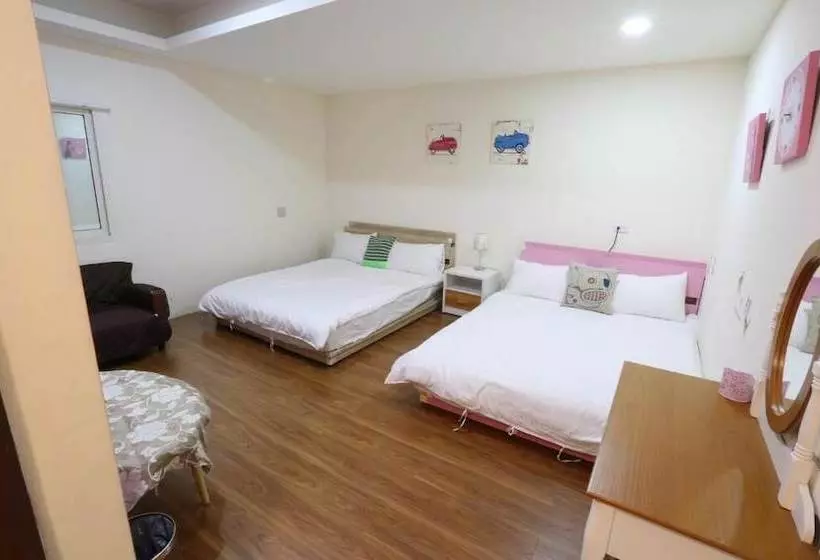 پانسیون Sanyi Hawthorn B&b