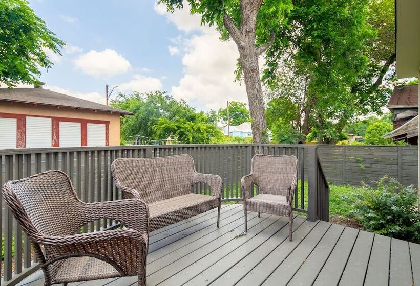 Restored Historic 2br/1.5ba House Near Downtown