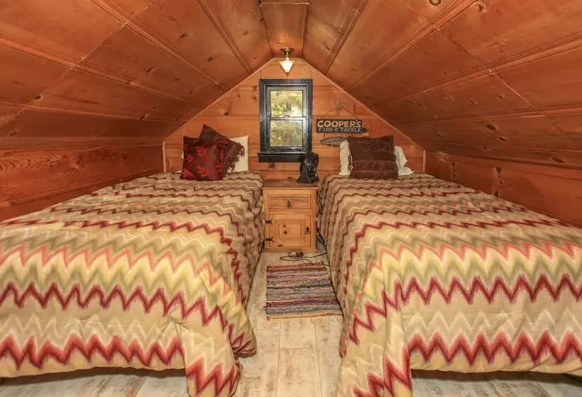 A Sweet Pine Cabin