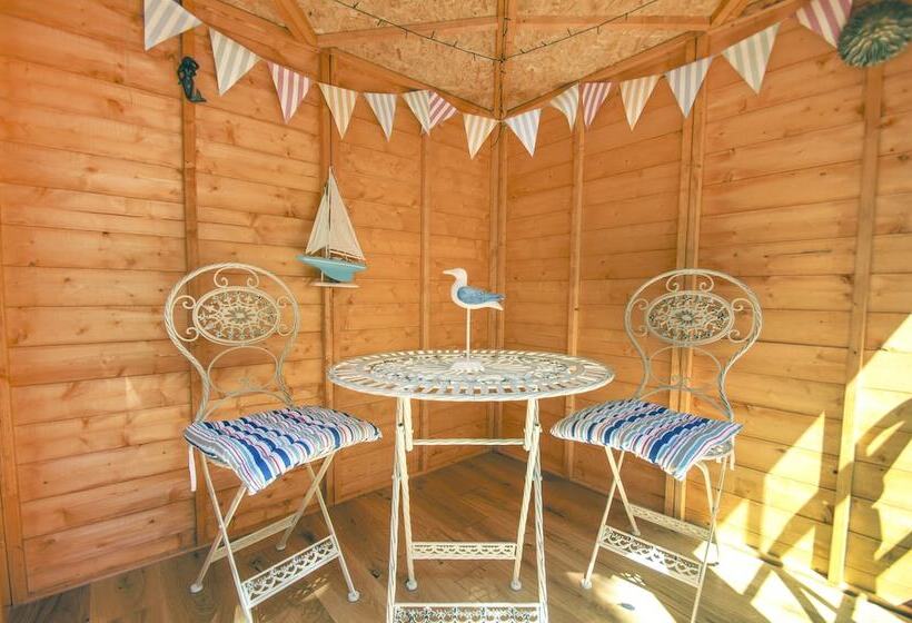 Brunswick Garden Studio Patio By Brighton Holiday Lets