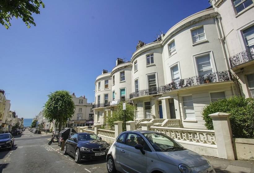 Brunswick Garden Studio Patio By Brighton Holiday Lets