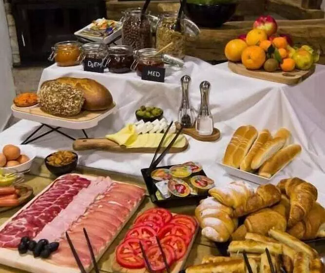 هتل Chalet Petit Palais