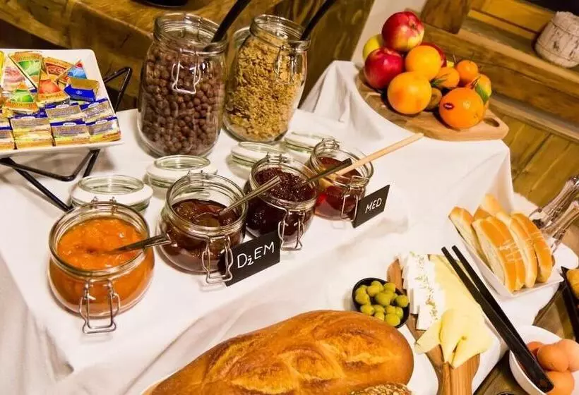 هتل Chalet Petit Palais