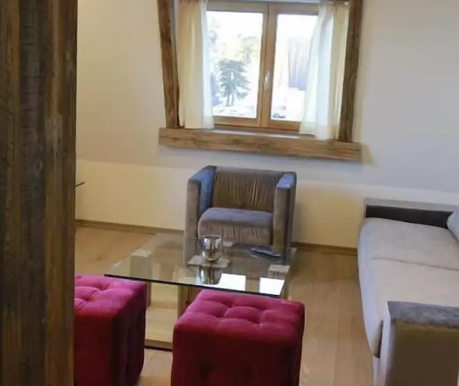 هتل Chalet Petit Palais