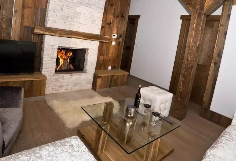 هتل Chalet Petit Palais