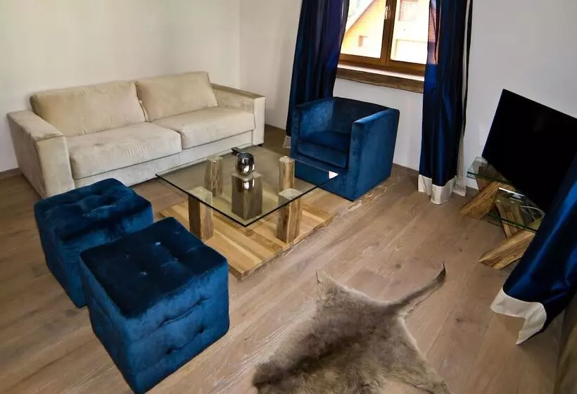 هتل Chalet Petit Palais