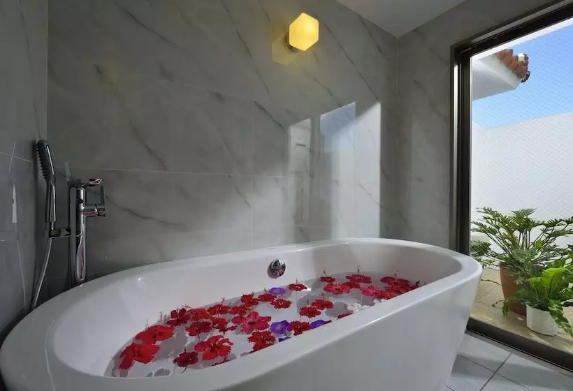 Hotelli Pool Terrace Imgya Suite