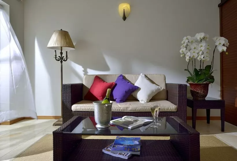 Hotelli Pool Terrace Imgya Suite