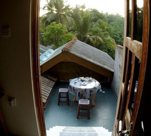 פנסיון Bee Line Cinnamon Estate Villa