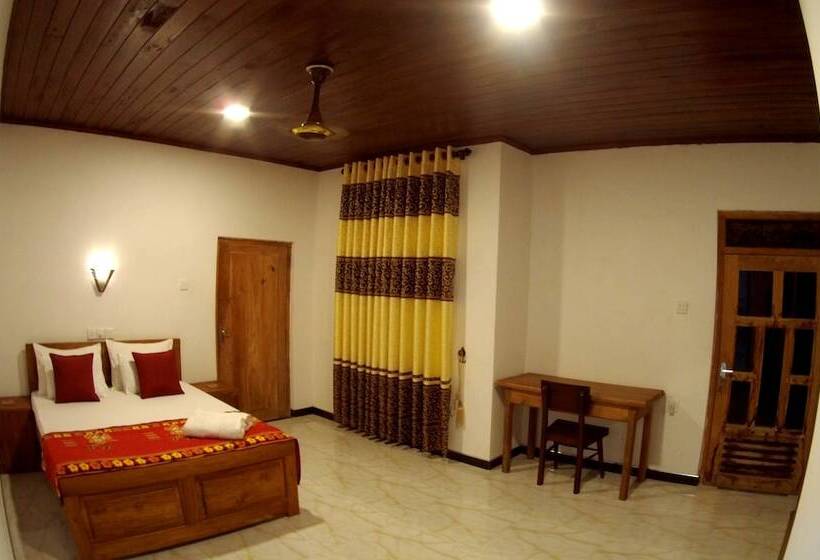 פנסיון Bee Line Cinnamon Estate Villa