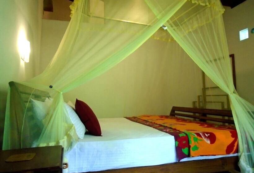 פנסיון Bee Line Cinnamon Estate Villa