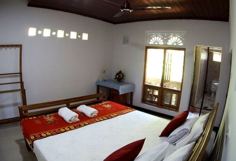 פנסיון Bee Line Cinnamon Estate Villa