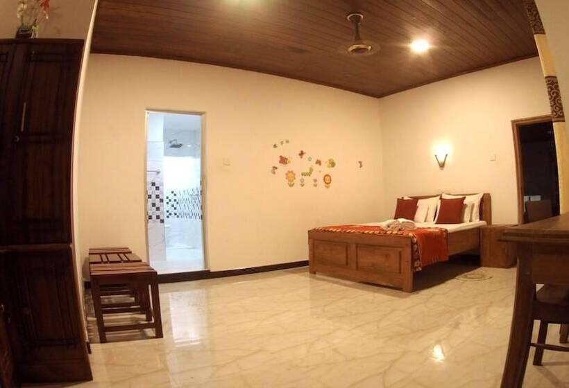 פנסיון Bee Line Cinnamon Estate Villa