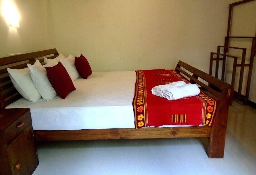 פנסיון Bee Line Cinnamon Estate Villa