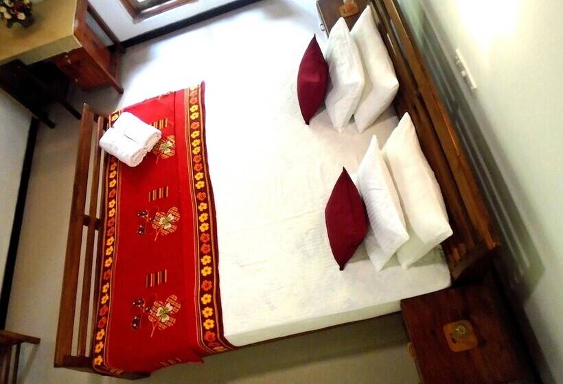 פנסיון Bee Line Cinnamon Estate Villa