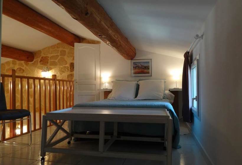 بنسيون Locations Des Alpilles