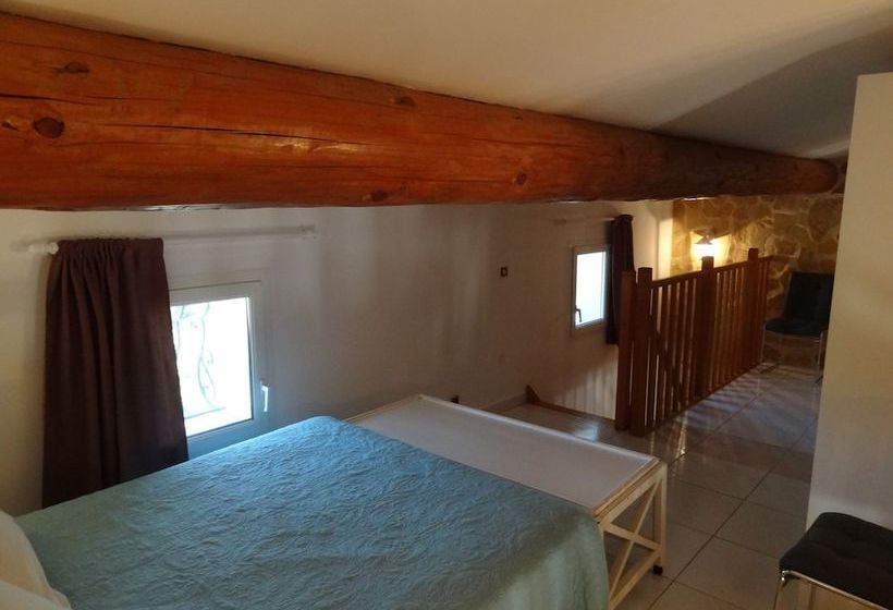 بنسيون Locations Des Alpilles