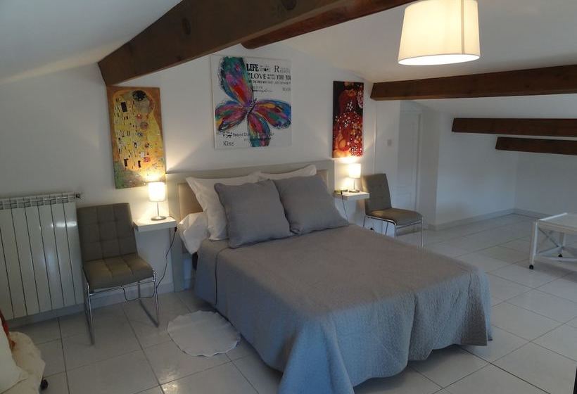 بنسيون Locations Des Alpilles