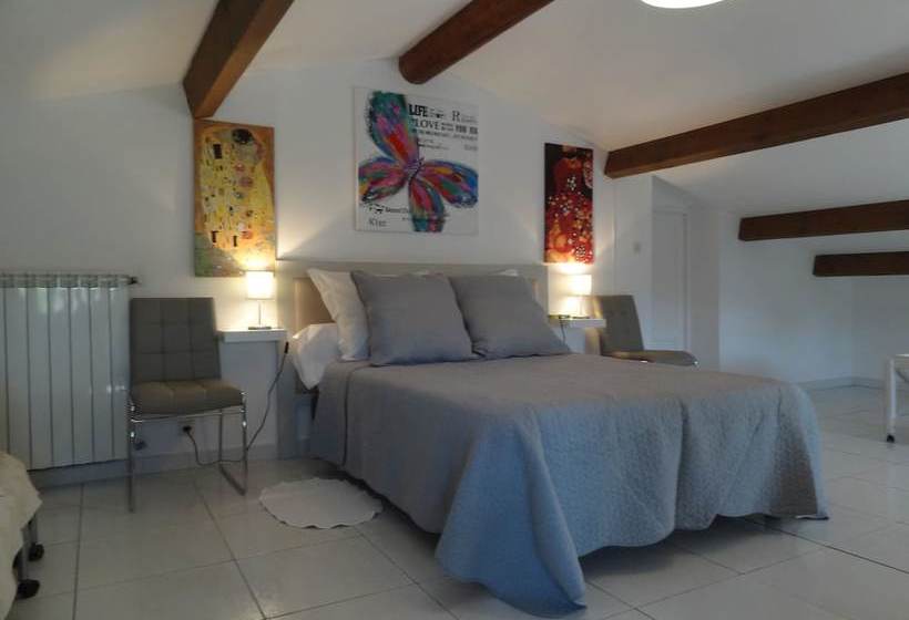 بنسيون Locations Des Alpilles