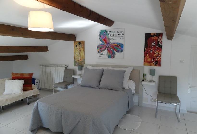 بنسيون Locations Des Alpilles