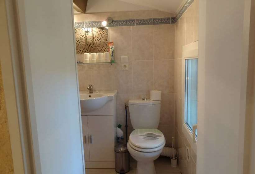 بنسيون Locations Des Alpilles