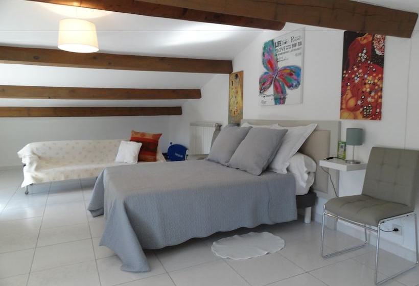 بنسيون Locations Des Alpilles