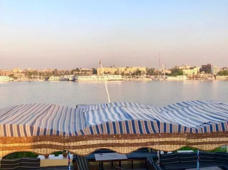 پانسیون Nile Castle