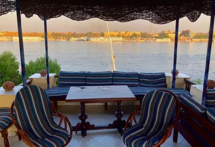 پانسیون Nile Castle