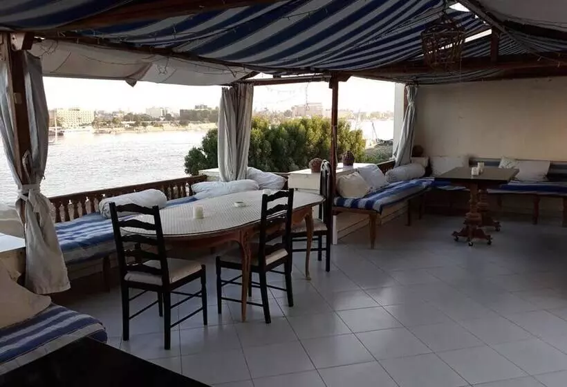 پانسیون Nile Castle