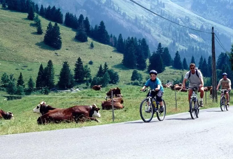 اقامتگاه Azureva La Clusaz Les Aravis