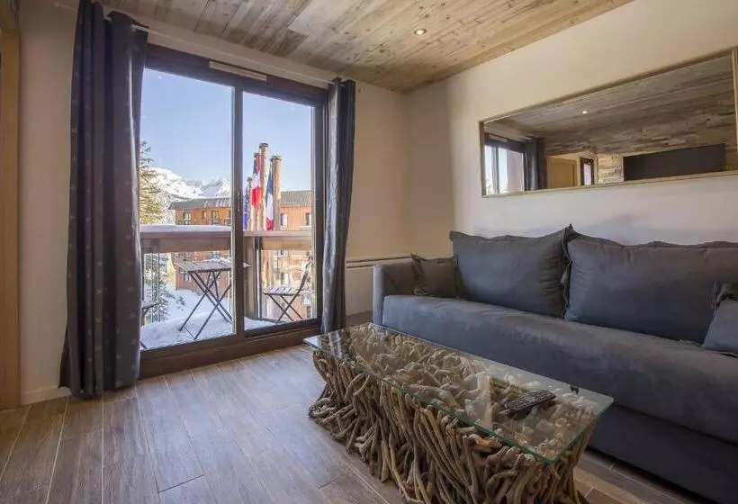 リゾートホテル Residence Le Domaine Du Jardin Alpin   Courchevel 1850