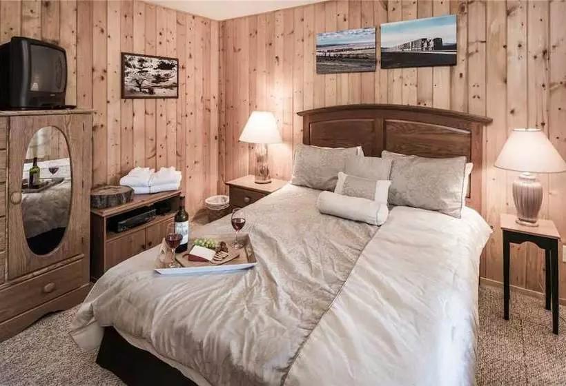 123 Rising Hill  Two Bedroom Cabin