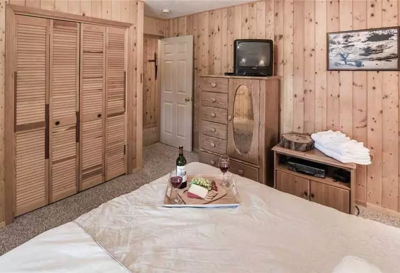 123 Rising Hill  Two Bedroom Cabin