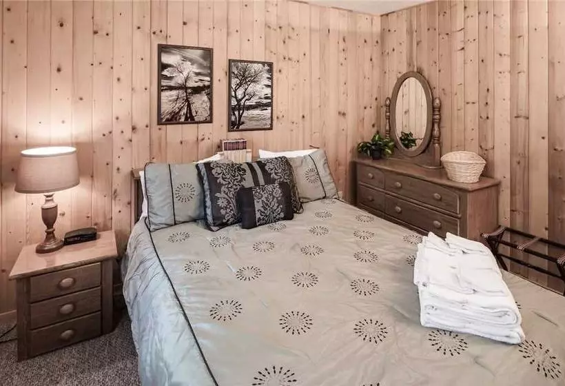 123 Rising Hill  Two Bedroom Cabin