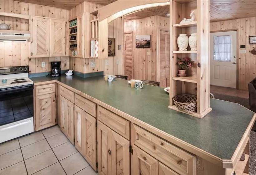 123 Rising Hill Two Bedroom Cabin