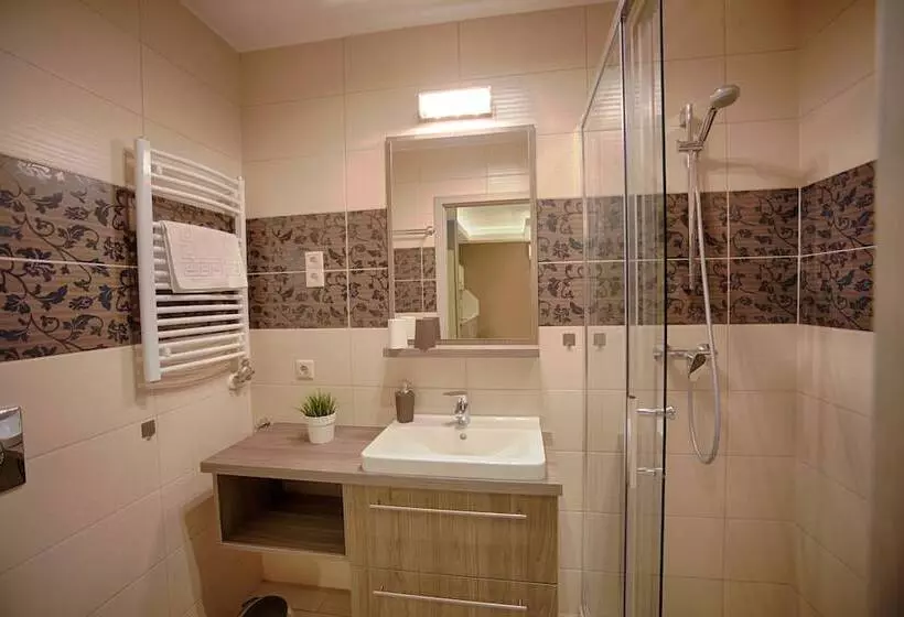 Zafir Apartmanhaz