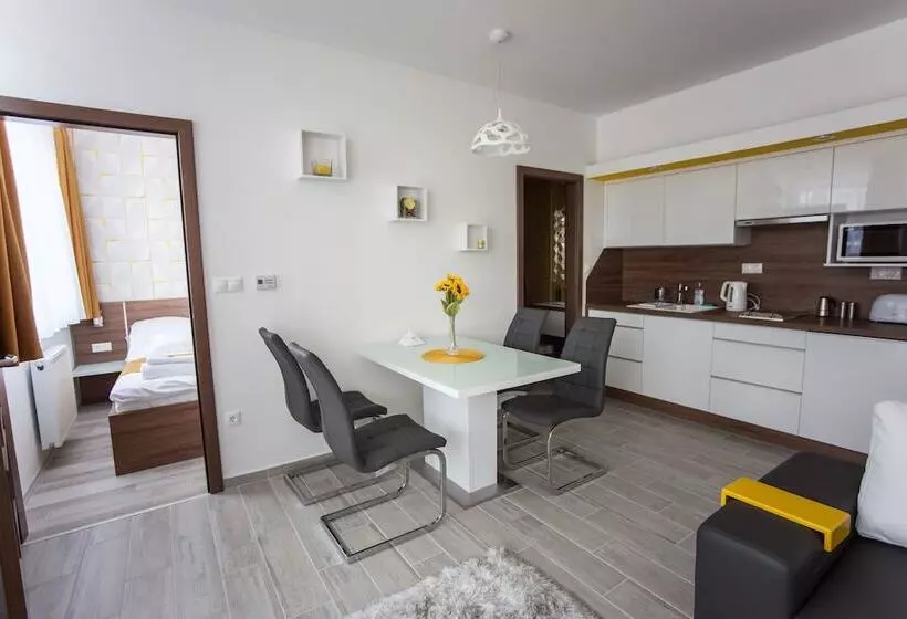 Zafir Apartmanhaz