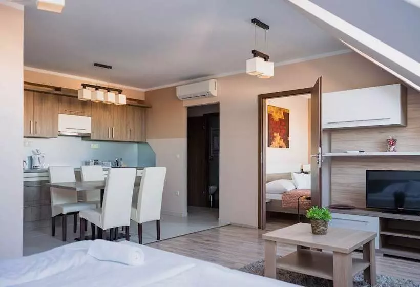 Zafir Apartmanhaz