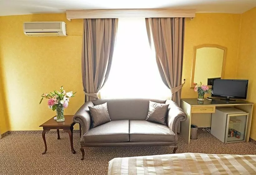 ホテル 2000 Anittepe