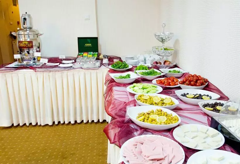 ホテル 2000 Anittepe