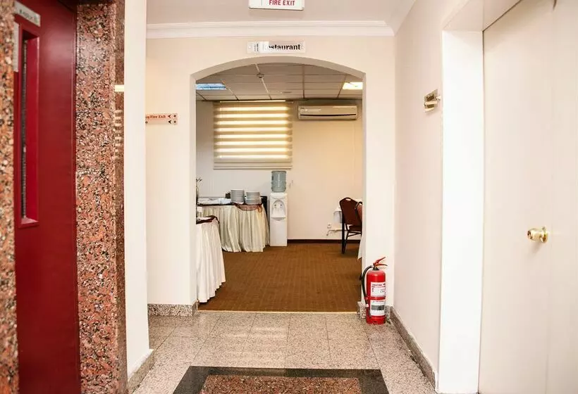 ホテル 2000 Anittepe