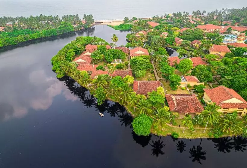 Отель Club Palm Bay