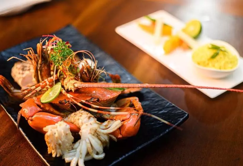 Отель Club Palm Bay