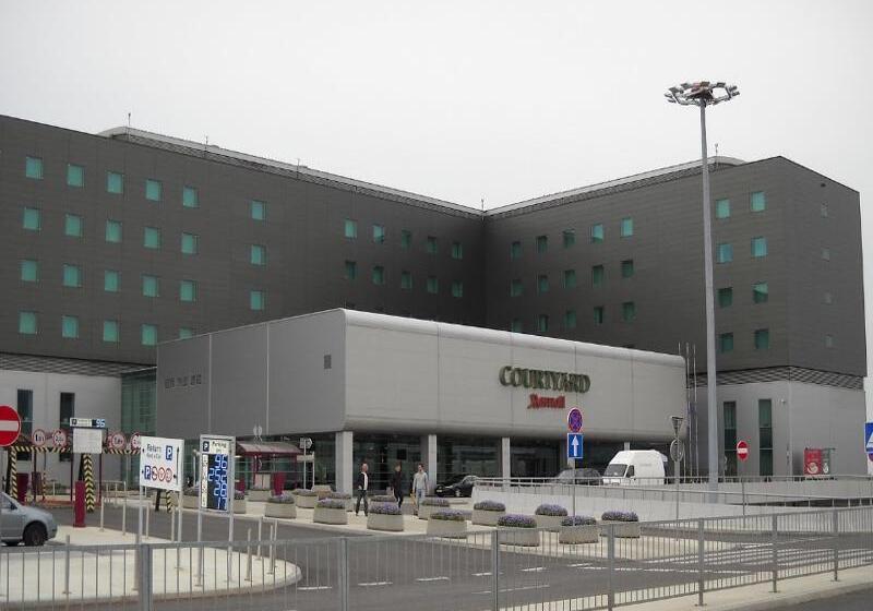 Hotel Courtyard By Marriott Warsaw Airport