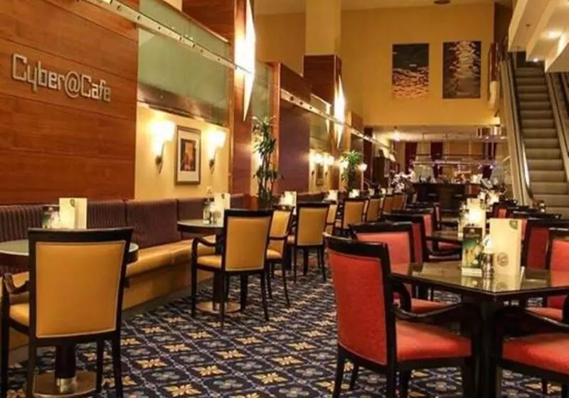 ホテル Courtyard By Marriott Warsaw Airport