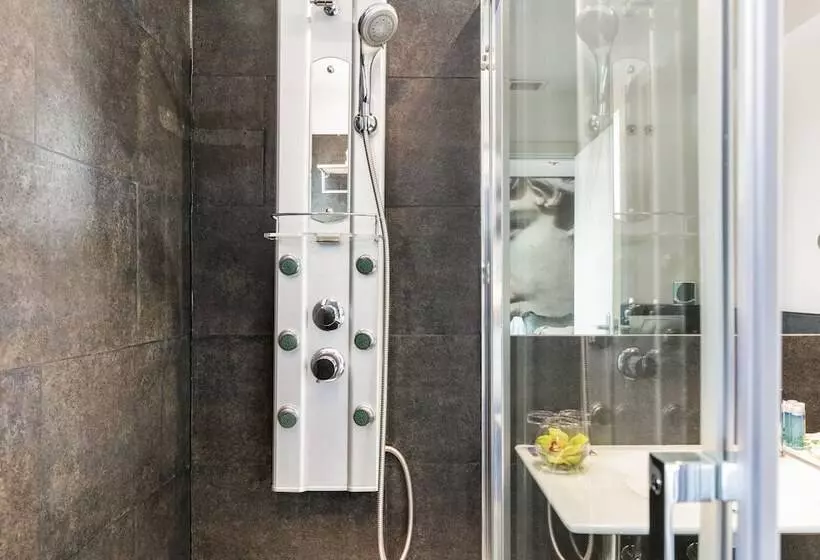 هتل Globales Acis y Galatea